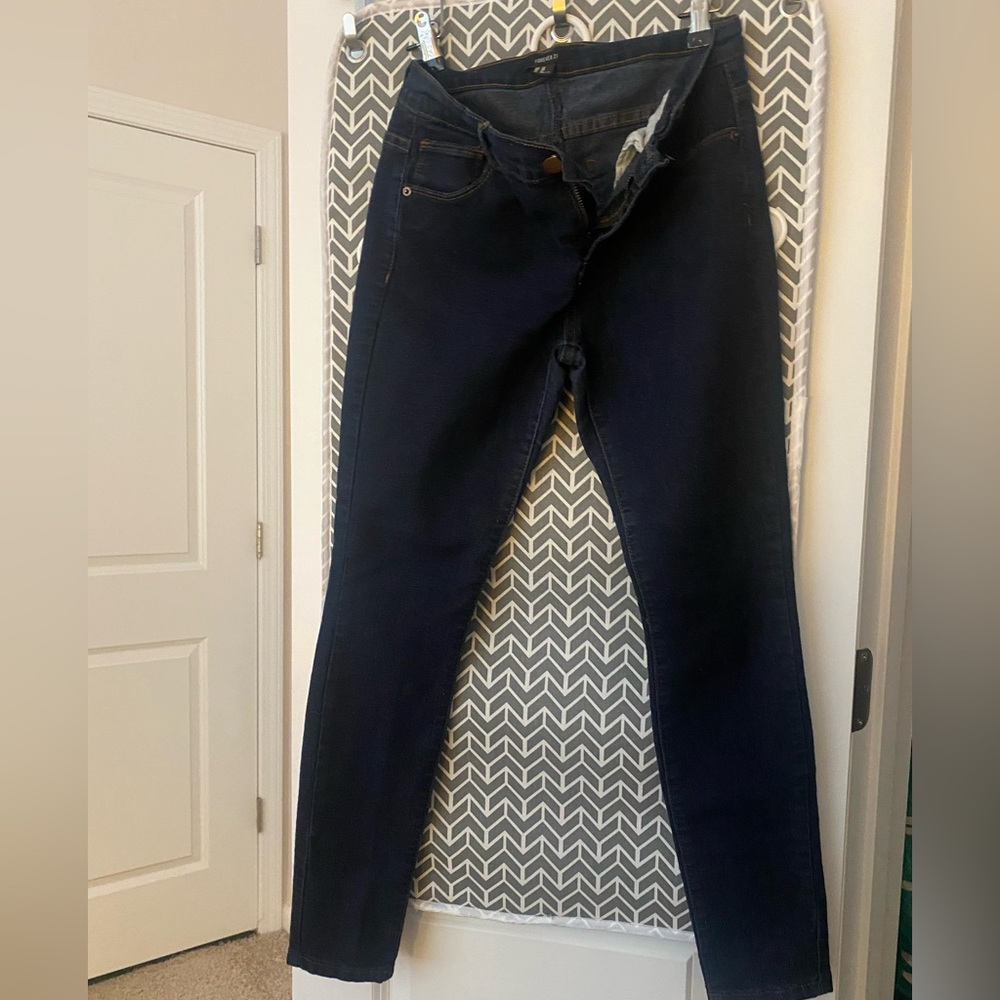 Forever 21 Skinny Jesns Size 4 Stretchy Soft Denim